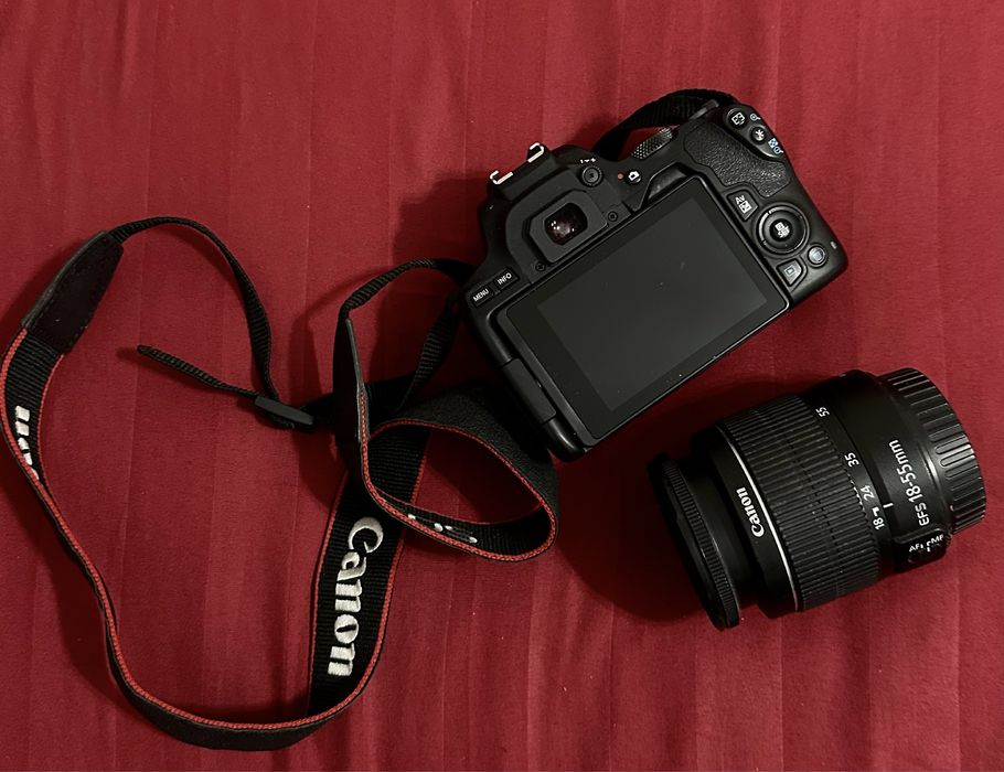 Canon EOS 1200D / 18–55mm