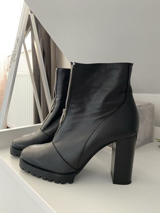 Botine cu toc, ZARA