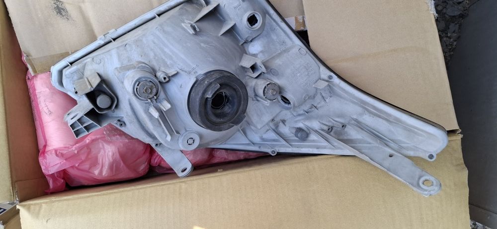 Фара TOYOTA фара