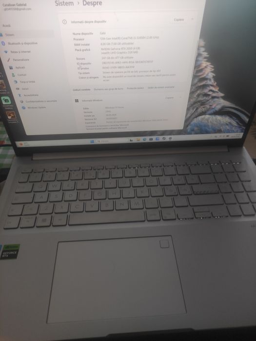 Laptop asus vivobook,Schimb și cu iPhone 15 sau 16