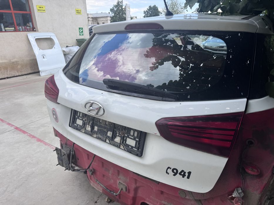 Haion spate complet lampa stop spate stanga dreapta bara spate Hyundai i20 2014-2020