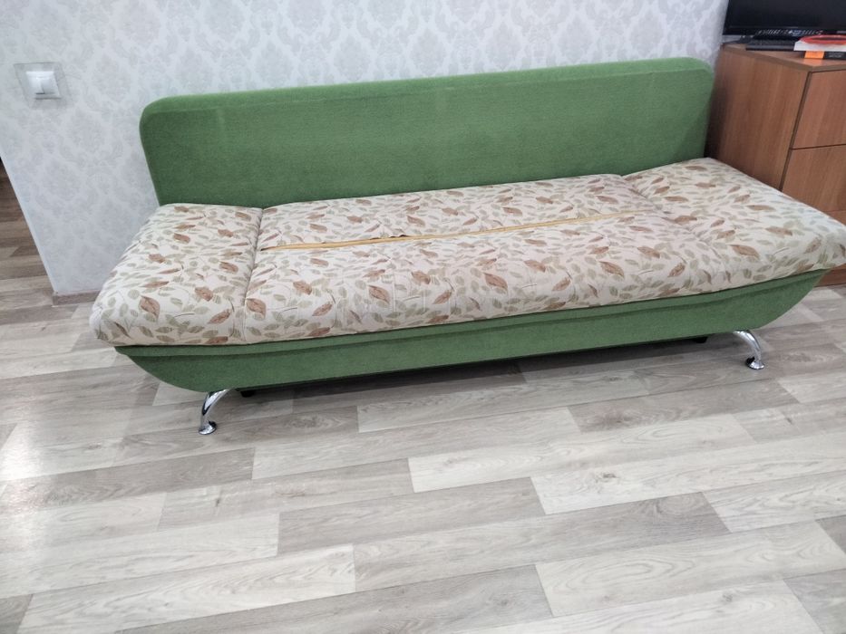 Продам тахту в хорошем состоянии