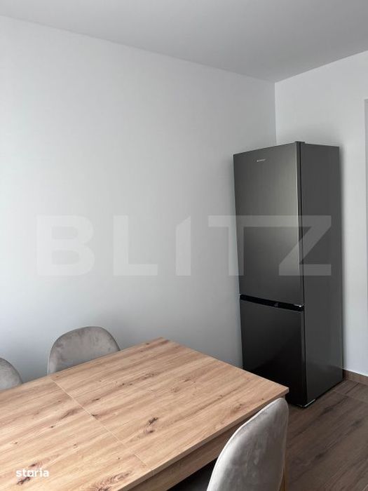 Apartament 4 camere, decomandat, etaj intermediar, zona USV