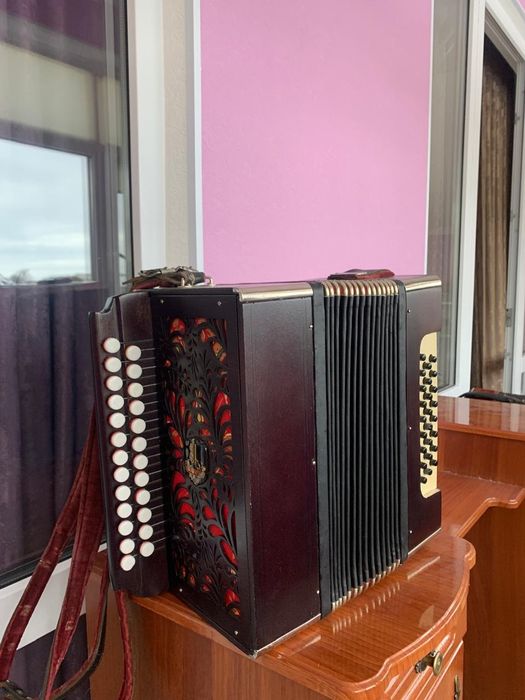 Продам Гармонь Шуйская