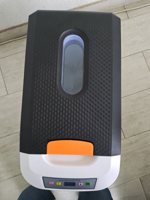 Vând mini frigider auto
