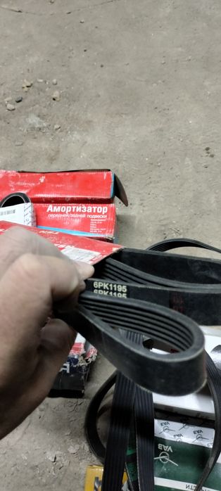 Продам лампочки би лёд и регистратор