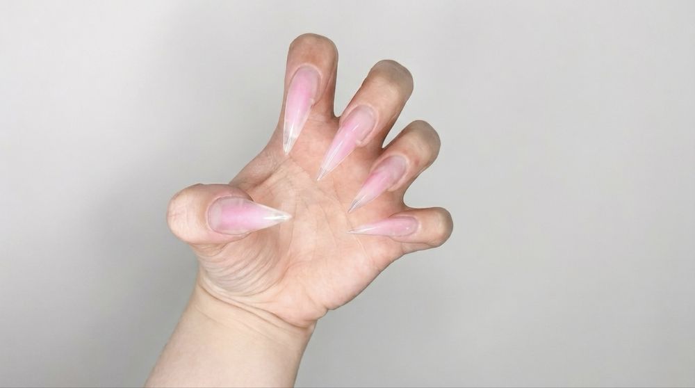 Caut modele pentru manichiura la pret de cost al materialelor