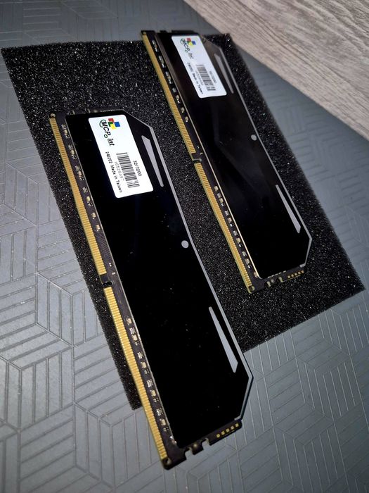 Продаю оперативную память DDR4 RGB 64 ГБ (2×32 ГБ)