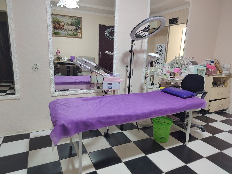 Срочно продаëться медицинский кушетка