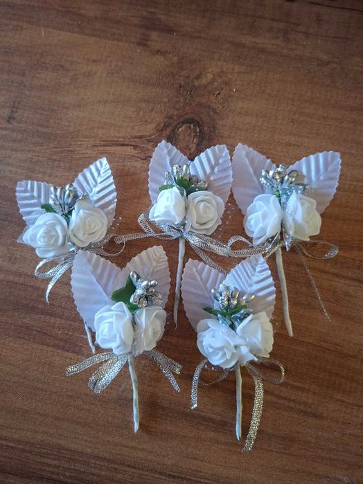 Брошки за повод