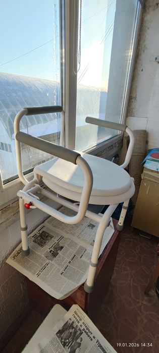 Продам кресло-туалет