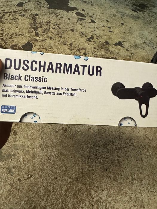 Чисто нов смесител за душ Aurlane Black Classic