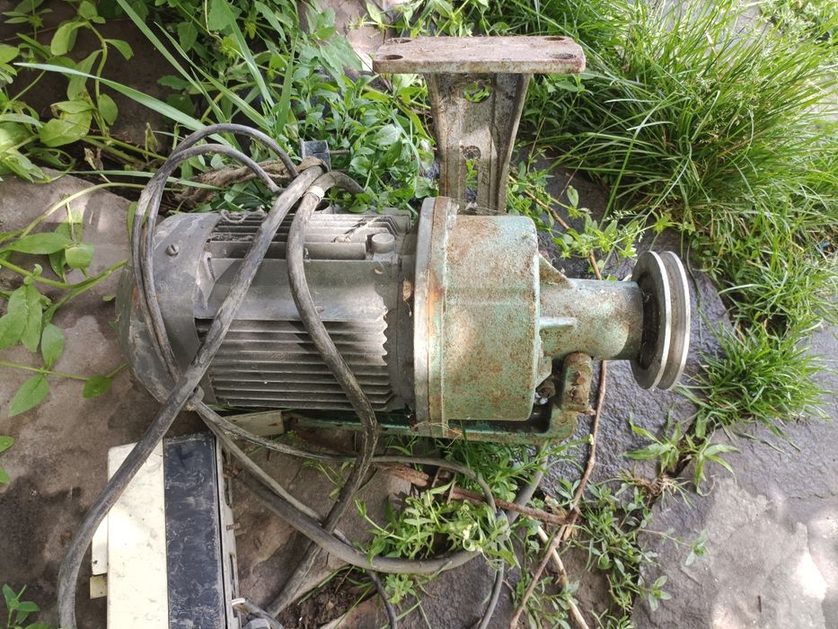 Электродвигатель , мотор , моторчик