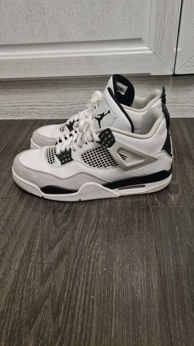 Jordan 4 Retro 'Military Black'