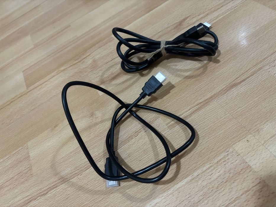 Компютърни кабели  HDMI и VGA