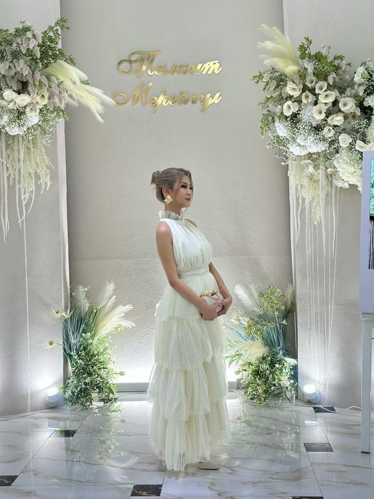 Платье вечернее шикарное