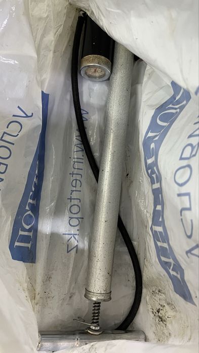 Насос ручной для накачки шин