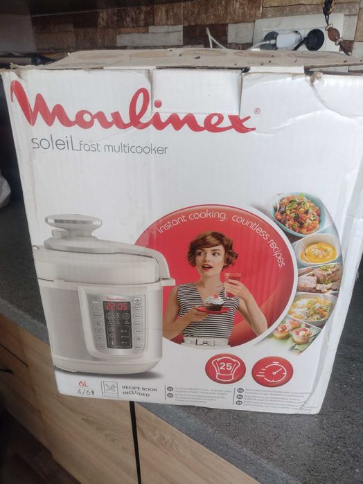 Vând oala sub presiune Moulinex