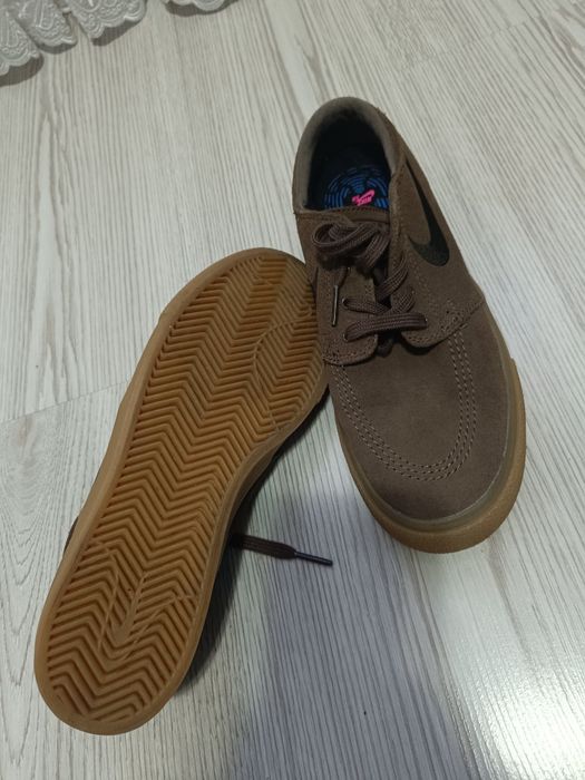 Teneasi Nike Janoski.