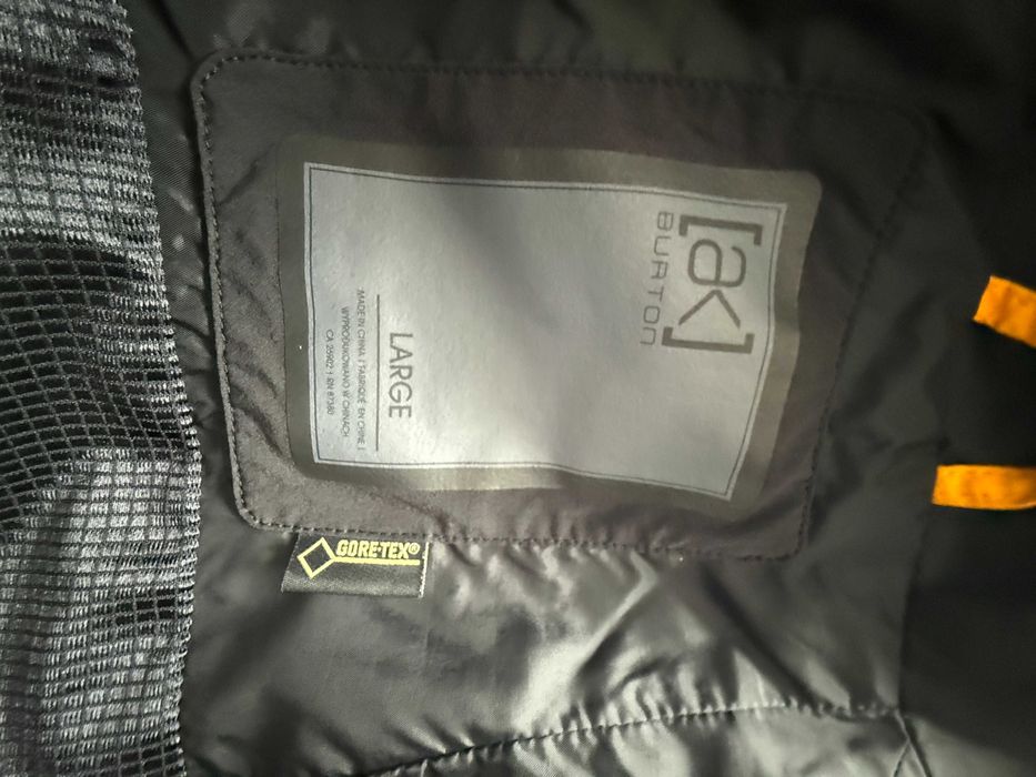 Geaca Burton AK, conditie 10/10, marimea L