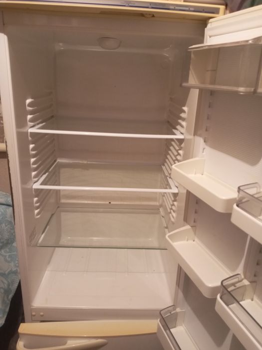 Продаётся холодилник атлант  в рабочем состоянии
