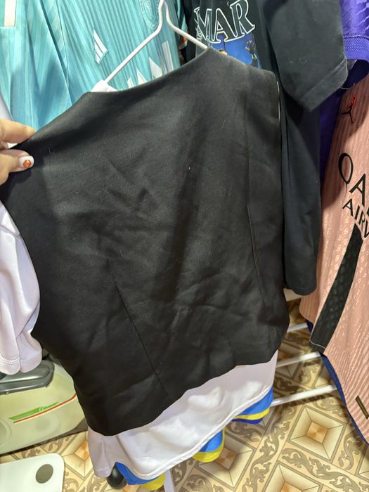 Продам жакет новый чернуц классика