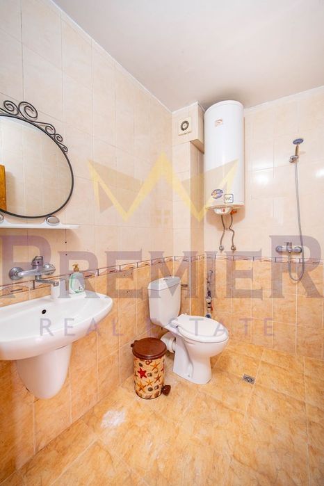 Продава се Тристаен апартамент в Варна, Център - 85 кв.м за 1999 €/кв.м - Снимка #9