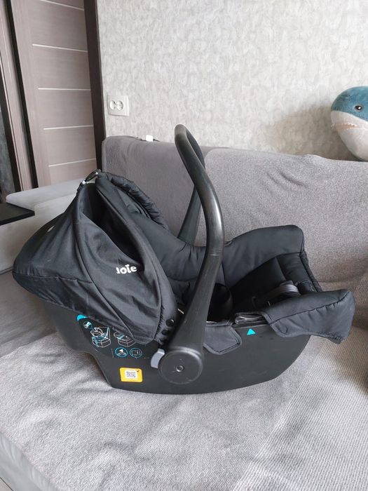 Продам детскую люльку в машину