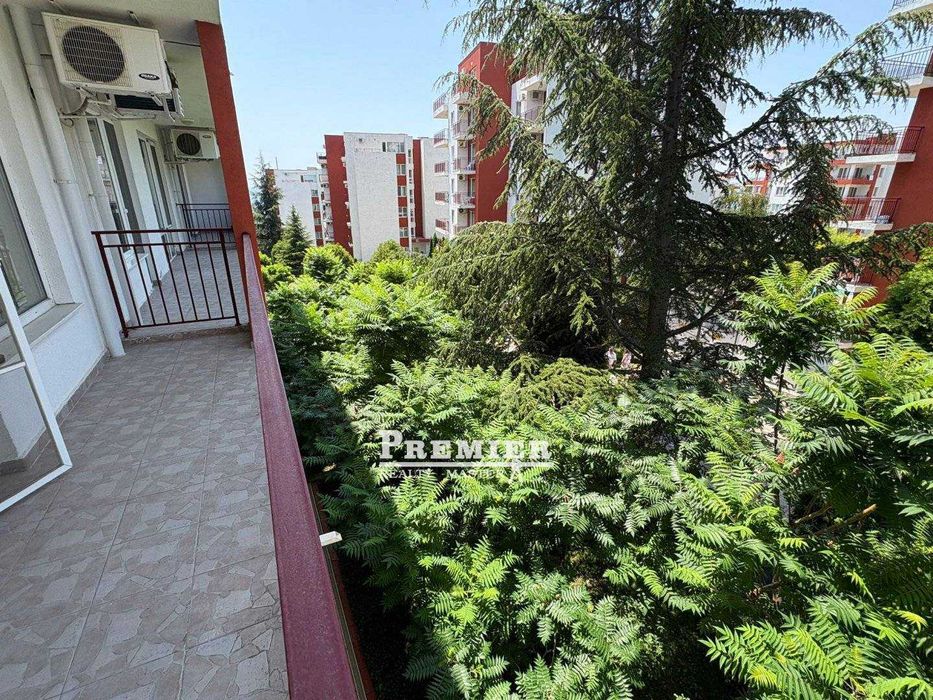 Представяме на вашето внимание двустаен апартамент с морска гледка