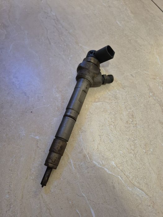 Injector Bosch 0445110288 VW Tiguan Golf 6 Passat 2.0 TDI cod 03L13027