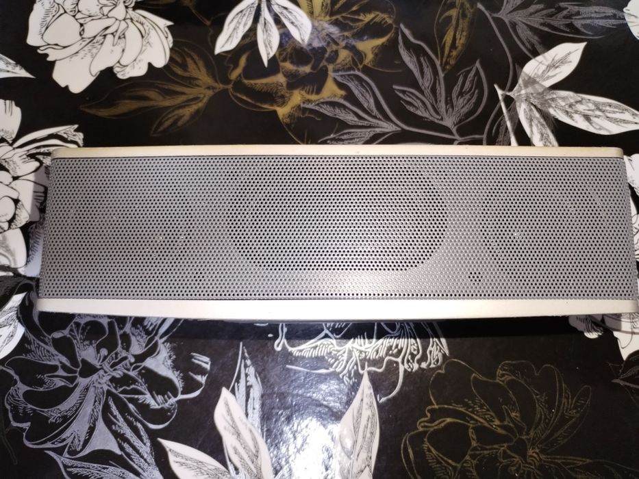 Мобильная колонка на запчасти (ишламиди)