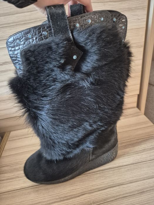 Ботуши от естествена кожа и косъм носени няколко пъти