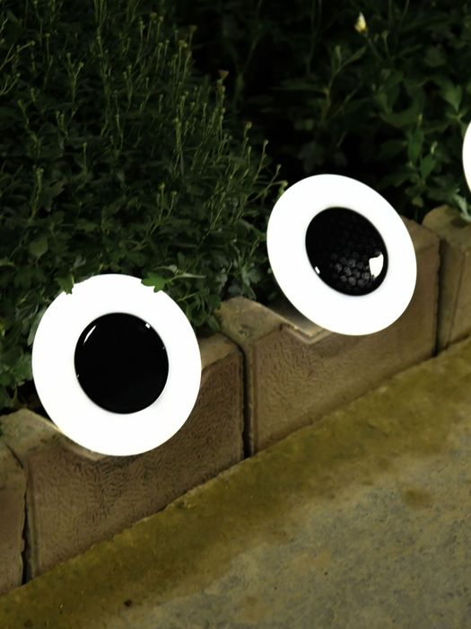 Садовый светильник на солнечных батареях