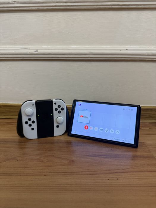 Nintendo Switch OLED белый + FIFA 23 + Mortal Kombat 11