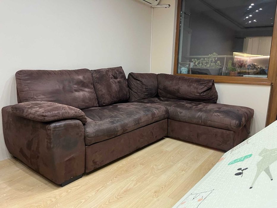 Продавам употребяван диван