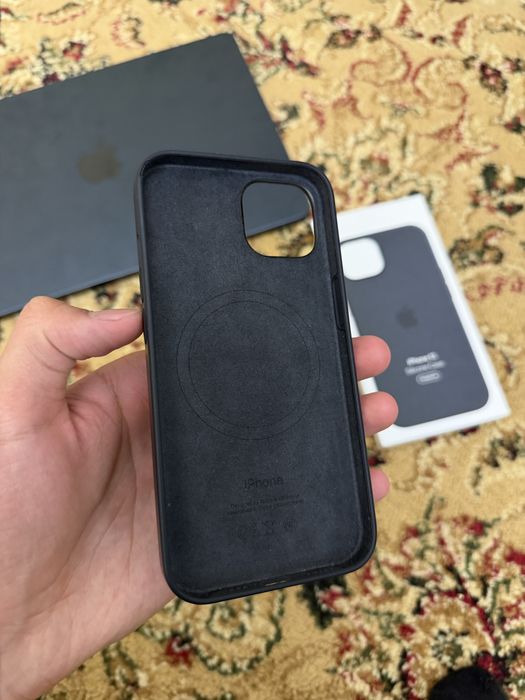 Продам Оригинальный Силиконовый Чехол на iPhone 13