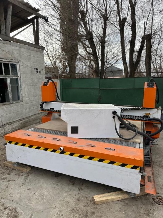 Горизонтально фрезерный станок cnc router 2130