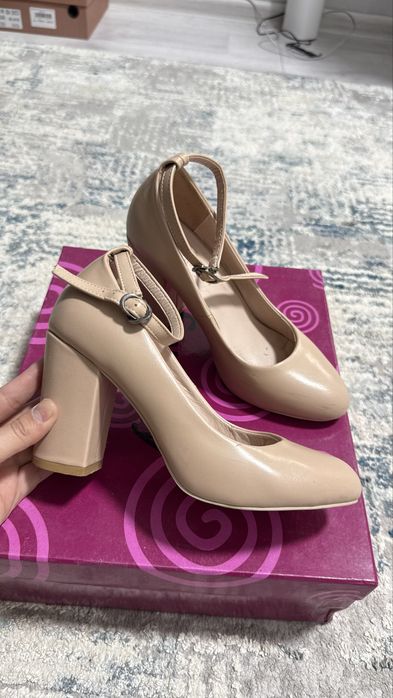 Продам туфли за 2000 тг