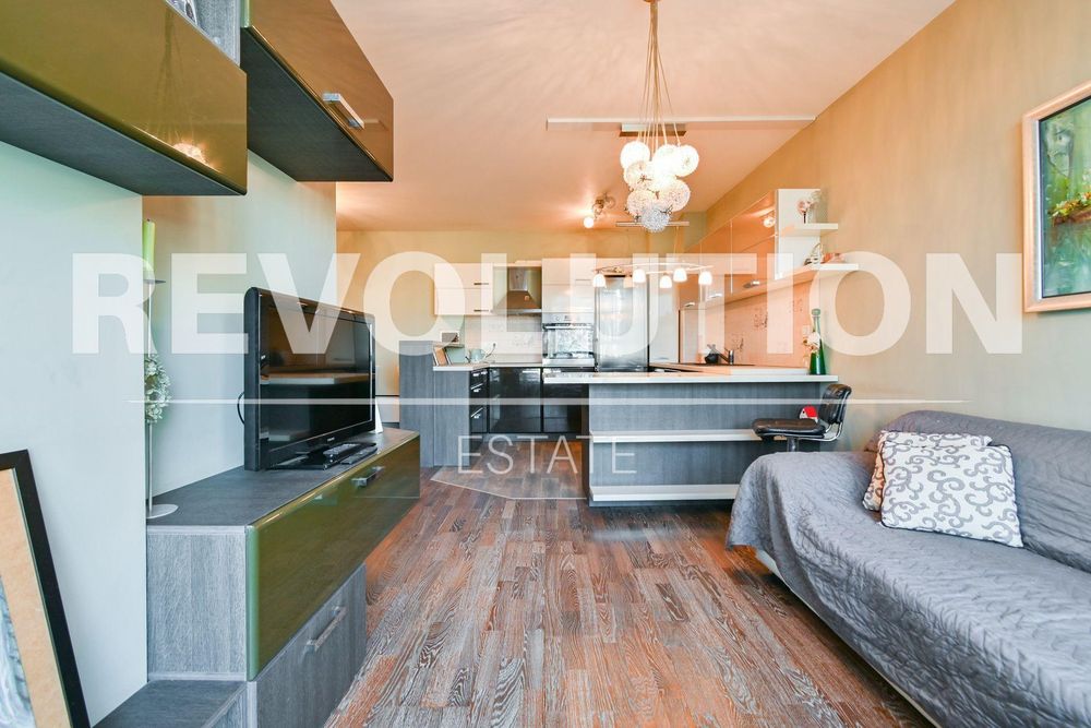 Продава се Тристаен апартамент в София, Хаджи Димитър - 95 кв.м за 1933 €/кв.м - Снимка #6