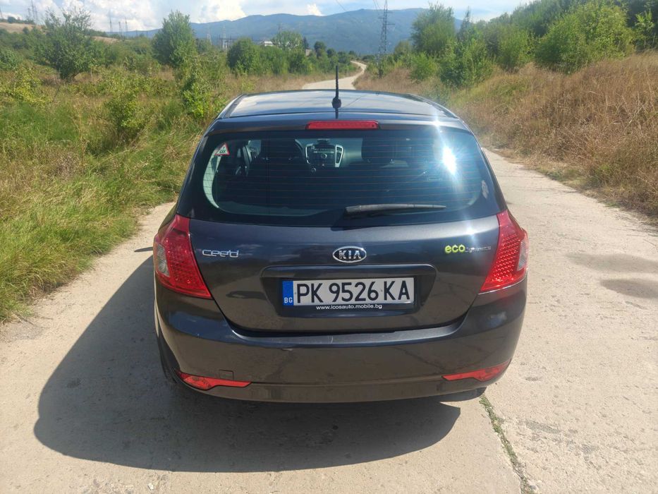 Автомобил Киа Сийд 1.6 i