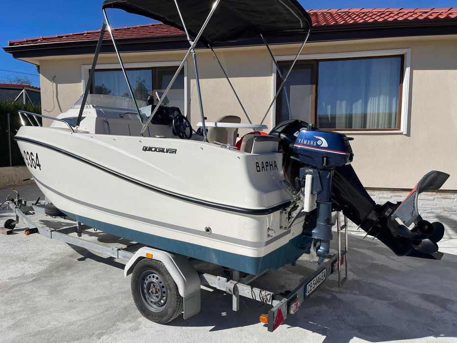 Лодка Quicksilver 455 Cabin 2017 с регистриран колесар