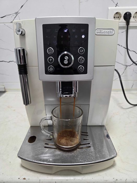 Espressor Automat DeLonghi Magnifica S ECAM23.210.W Aparat cu Cafea Boabe