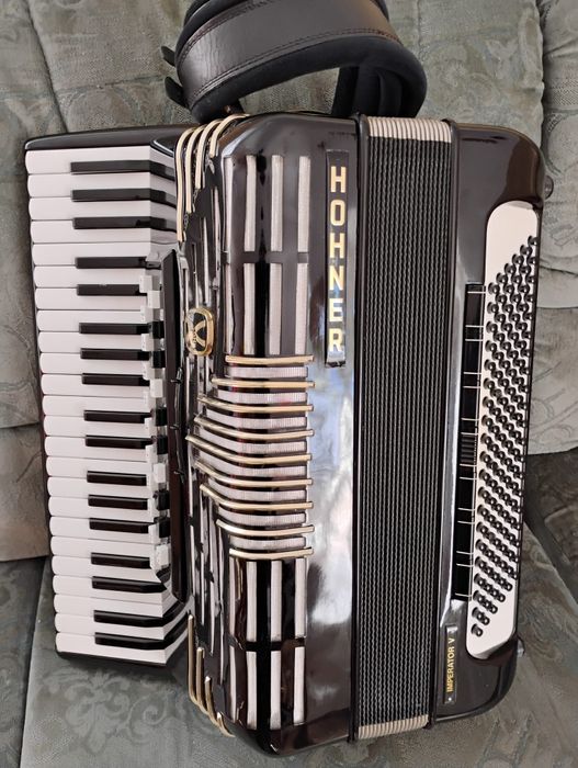 Vând Acordeon Hohner