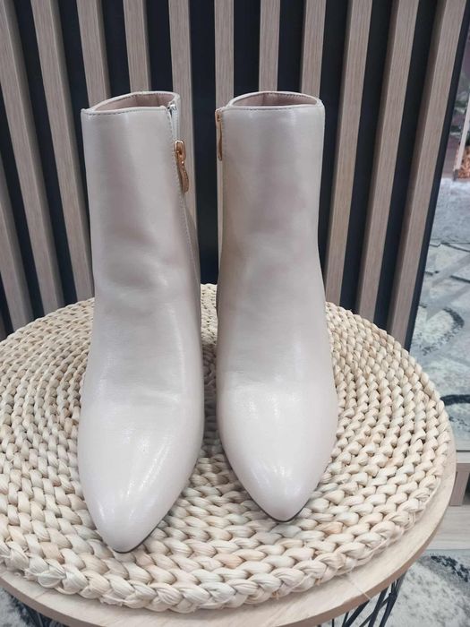 Бежови боти 38 номер НОВИ