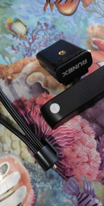 Vand camera web cu trepied si protectie obiectiv noua