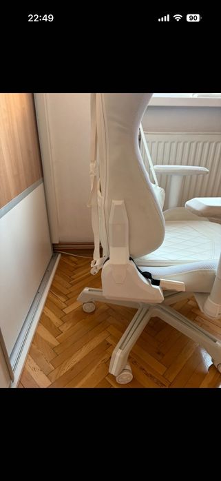 scaun gaming alb