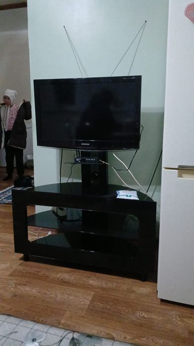 Продам тумбу от телевизора