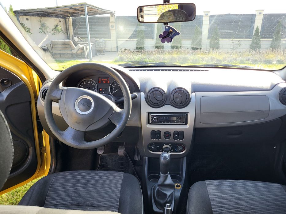 VAND LOGAN 2010 MOTOR 1.4 benzina stare impecabila ,fara  pic de rugina km reali!