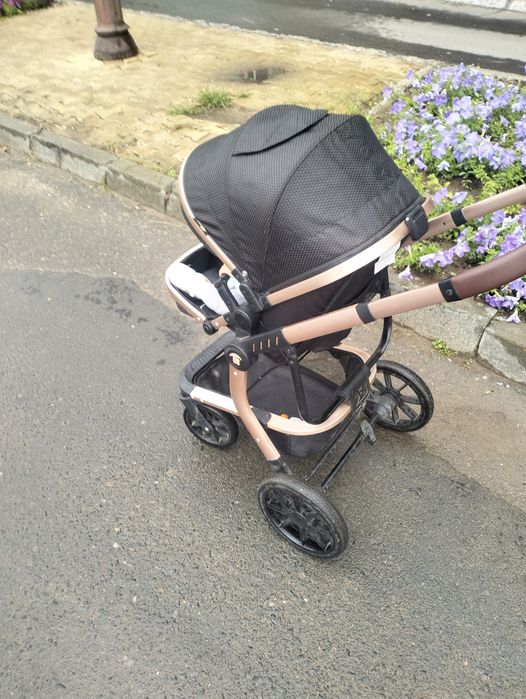 Продам детскую коляску