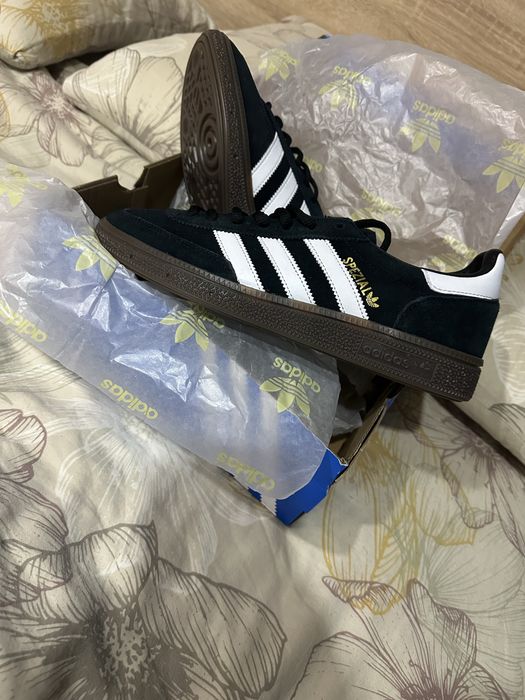 Adidas   SPEZIAL